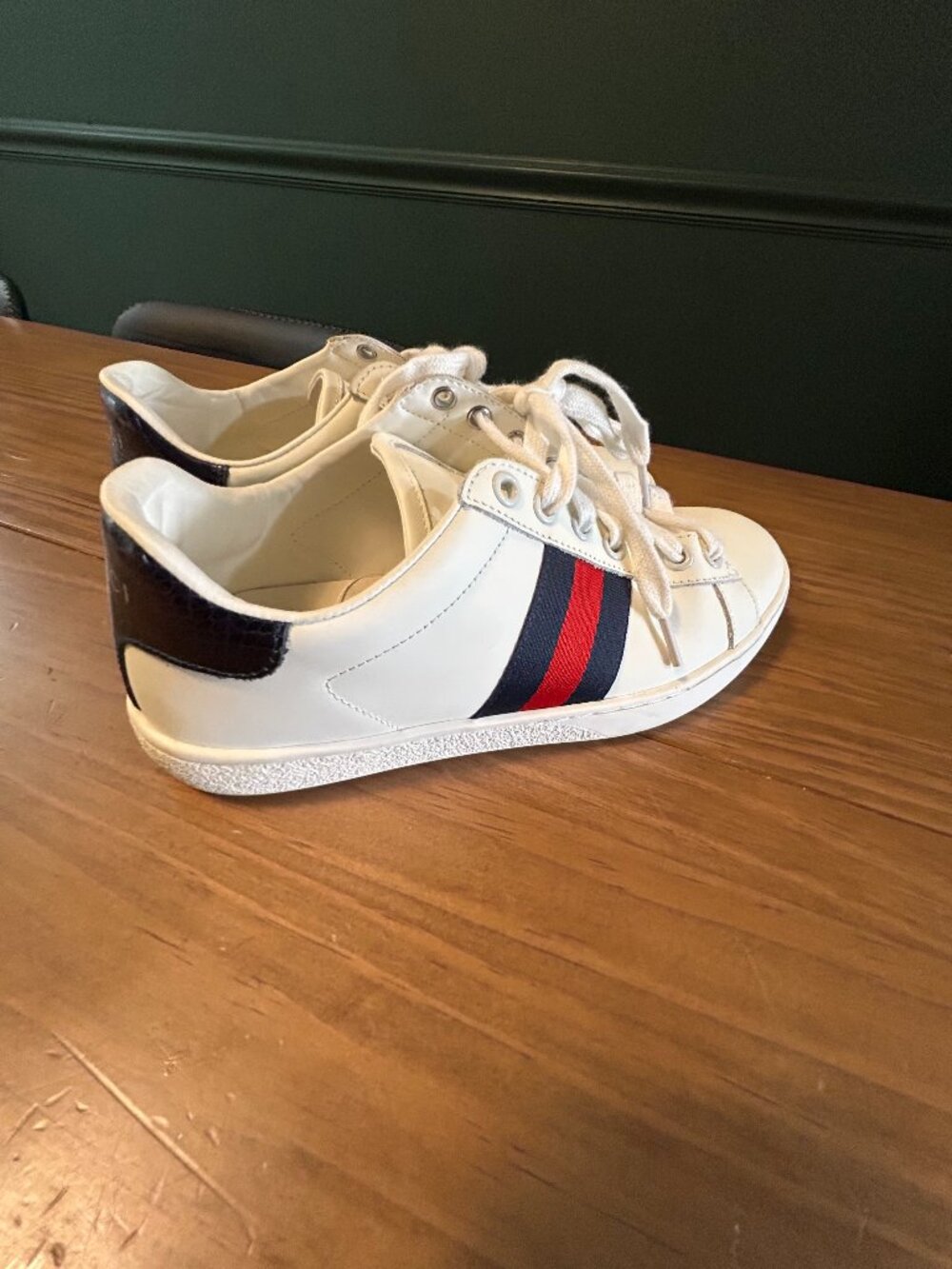 Gucci Sneakers size US 6